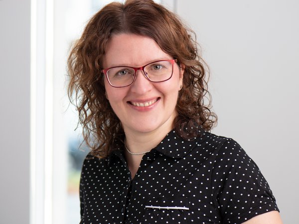 Porträt von Miriam Küster